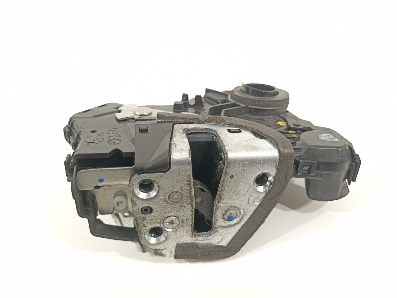 Recambio de cerradura puerta delantera derecha para toyota auris active referencia OEM IAM 6903005130  