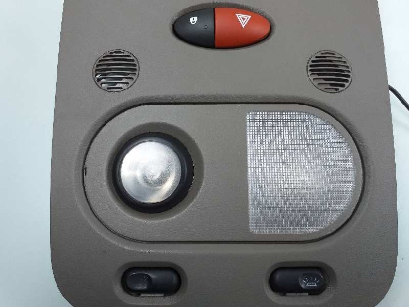 Recambio de luz interior para renault master kasten l3h3 gka 3,5t referencia OEM IAM 8200784512  