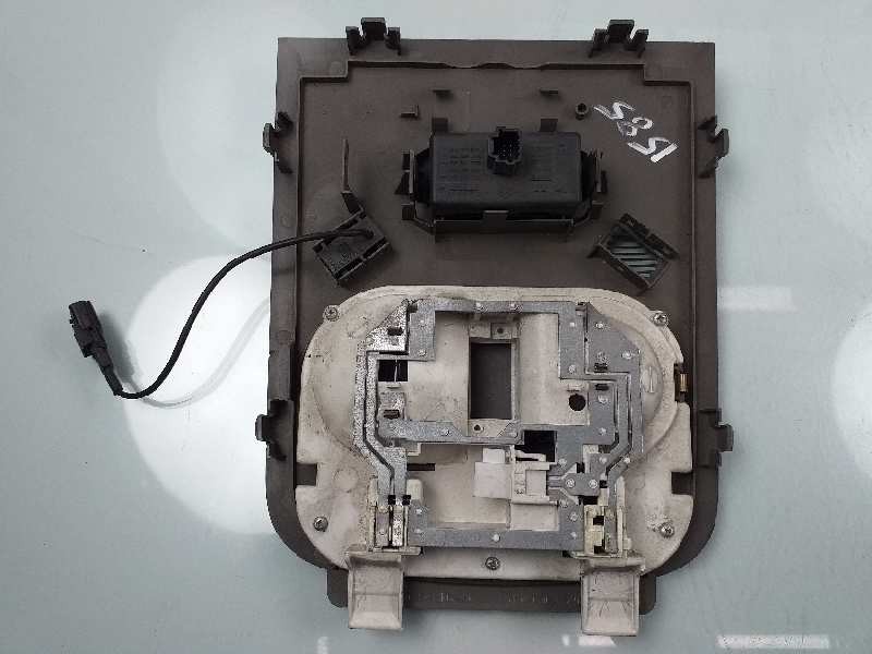 Recambio de luz interior para renault master kasten l3h3 gka 3,5t referencia OEM IAM 8200784512  