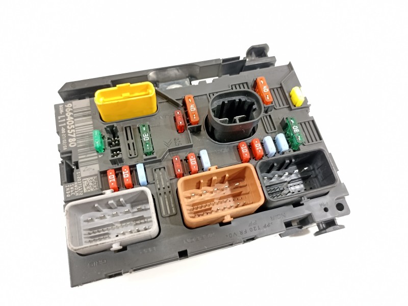 Recambio de caja reles / fusibles para peugeot 207 confort referencia OEM IAM 9664055780  