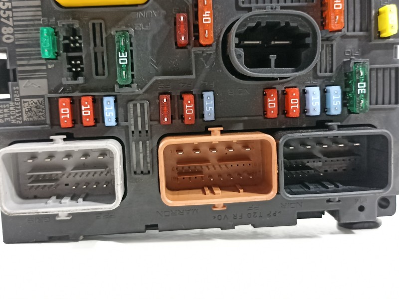 Recambio de caja reles / fusibles para peugeot 207 confort referencia OEM IAM 9664055780  
