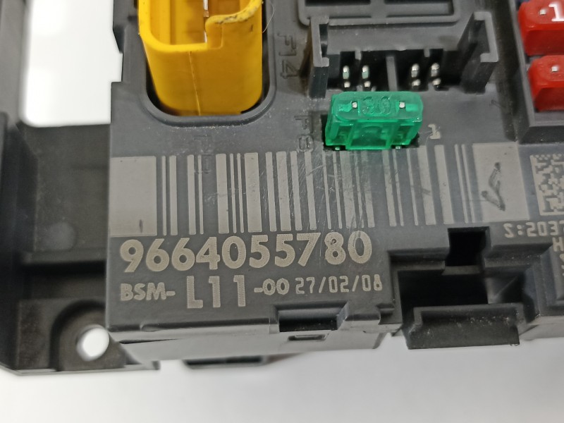 Recambio de caja reles / fusibles para peugeot 207 confort referencia OEM IAM 9664055780  