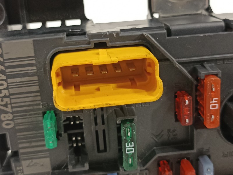 Recambio de caja reles / fusibles para peugeot 207 confort referencia OEM IAM 9664055780  