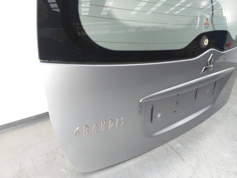 Recambio de porton trasero para mitsubishi grandis (na0w) 2.4 instyle referencia OEM IAM   