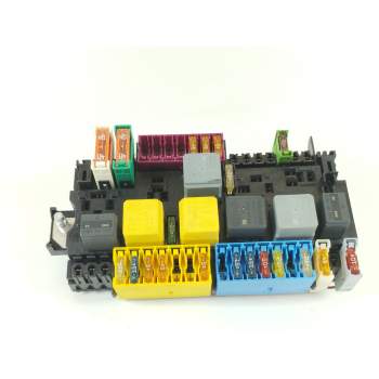 CAJA RELES / FUSIBLES A2469067100 