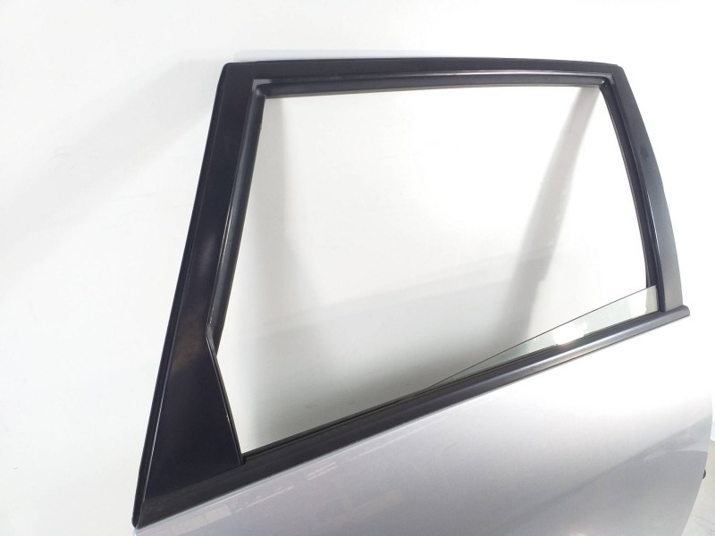 Recambio de puerta trasera derecha para mitsubishi grandis (na0w) 2.4 instyle referencia OEM IAM   
