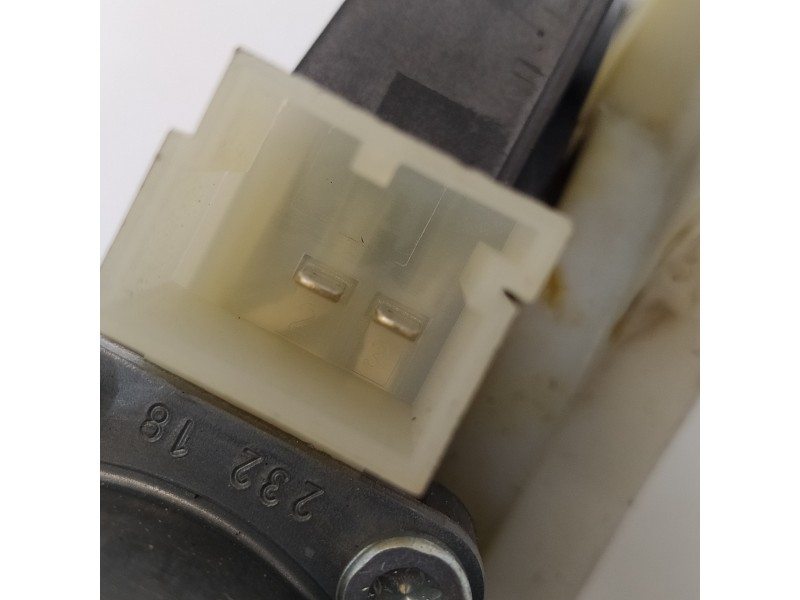 Recambio de elevalunas delantero derecho para volkswagen touran (5t1) advance bmt referencia OEM IAM 5TA837462A  