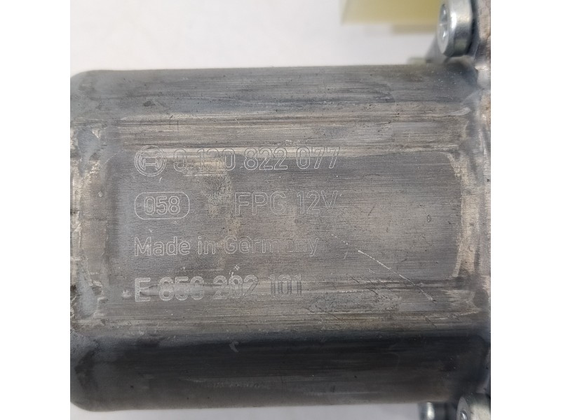 Recambio de elevalunas delantero derecho para volkswagen touran (5t1) advance bmt referencia OEM IAM 5TA837462A  