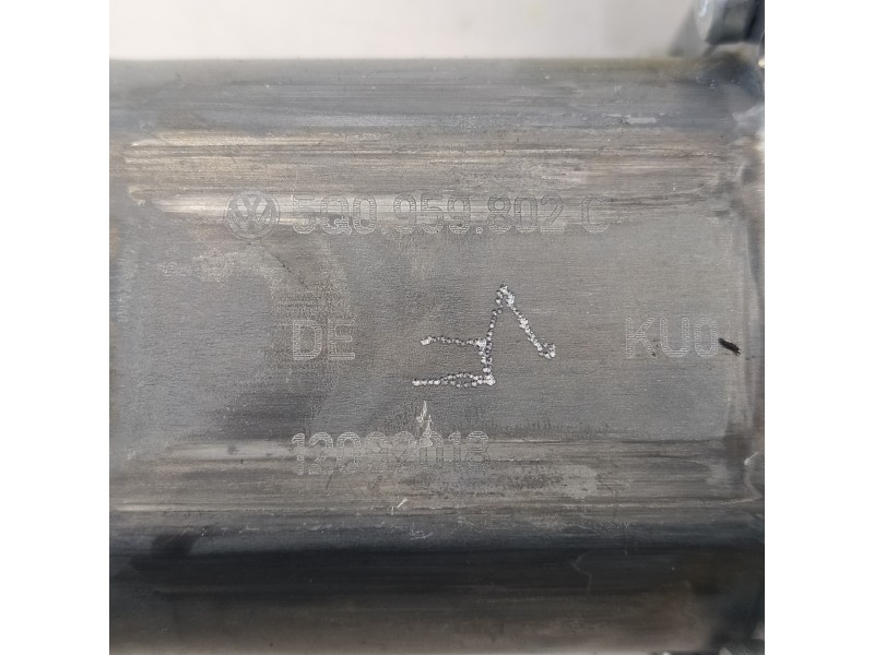 Recambio de elevalunas delantero izquierdo para volkswagen touran (5t1) advance bmt referencia OEM IAM 5TA837461A  