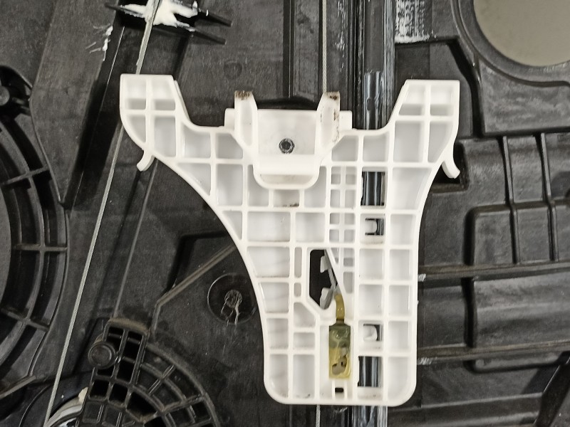 Recambio de elevalunas trasero izquierdo para hyundai i30 (pd) essence referencia OEM IAM 9360000100 83470G4230 83450G4010