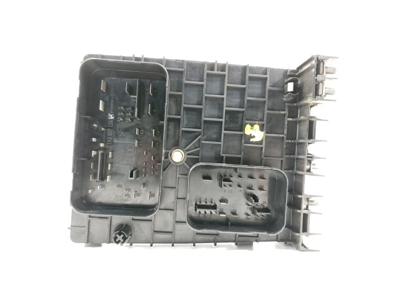 Recambio de caja reles / fusibles para volkswagen golf v berlina (1k1) trendline referencia OEM IAM 1K0937124P  
