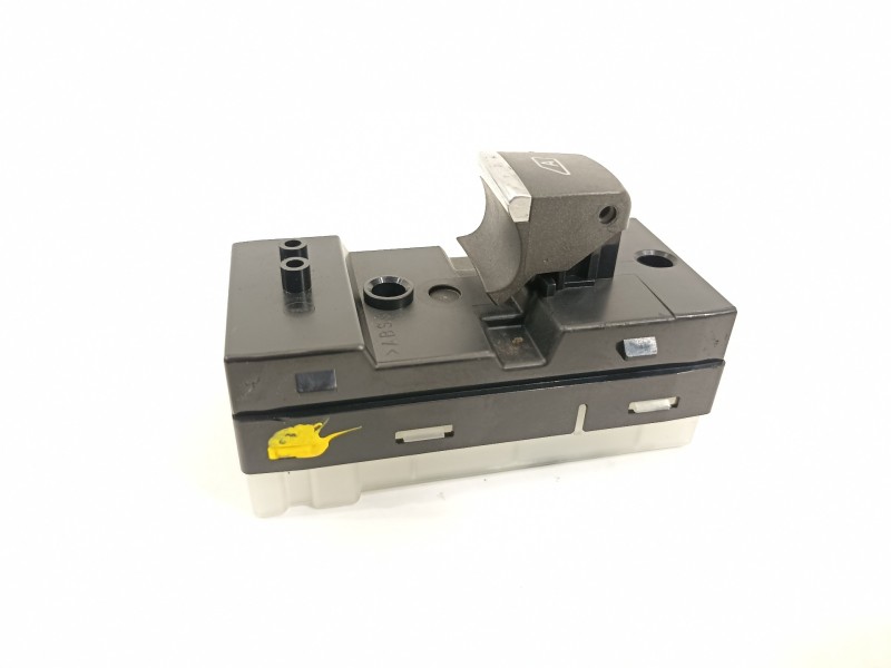 Recambio de mando elevalunas trasero derecho para infiniti q50 q50 referencia OEM IAM 254213JA0A  