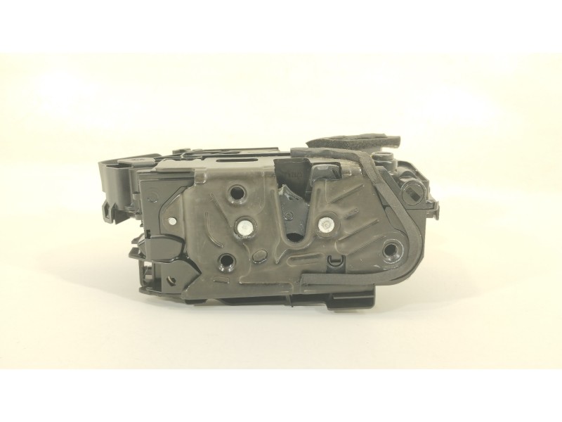 Recambio de cerradura puerta trasera derecha para volkswagen touran (5t1) advance bmt referencia OEM IAM 5TA839016E 45840180 