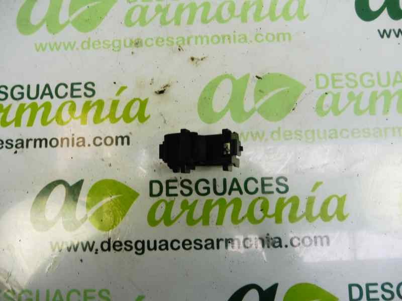 Recambio de mando elevalunas delantero derecho para toyota yaris active referencia OEM IAM 8292S39  