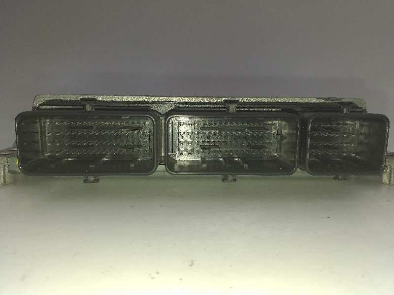 Recambio de centralita motor uce para renault megane iii berlina 5 p dynamique referencia OEM IAM 237100777R  