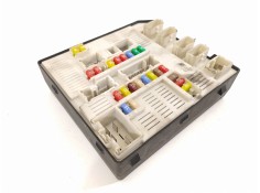 Recambio de caja reles / fusibles para renault megane iii berlina 5 p dynamique referencia OEM IAM 284B61871R 519339402 96390027 2