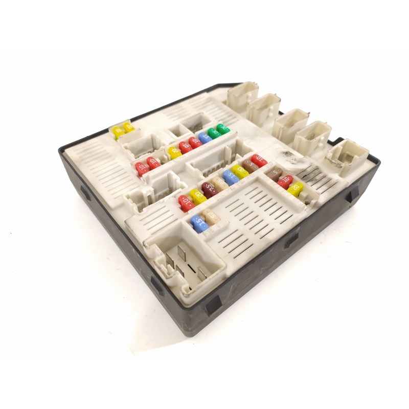 Recambio de caja reles / fusibles para renault megane iii berlina 5 p dynamique referencia OEM IAM 284B61871R 519339402 96390027