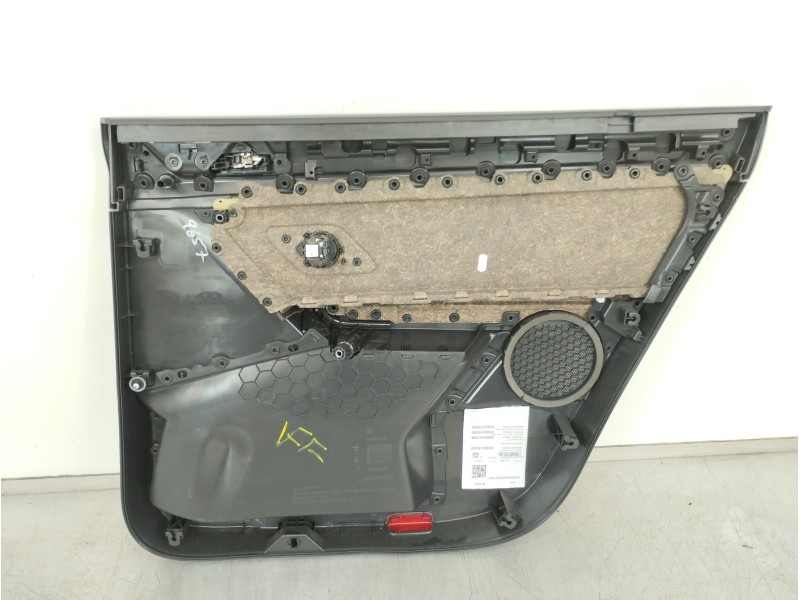 Recambio de guarnecido puerta trasera izquierda para volkswagen touran (5t1) advance bmt referencia OEM IAM 5TA867211  