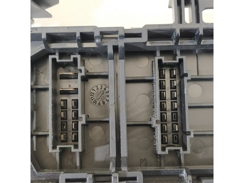 Recambio de caja reles / fusibles para infiniti q50 q50 referencia OEM IAM A2469067200 A2465402714 