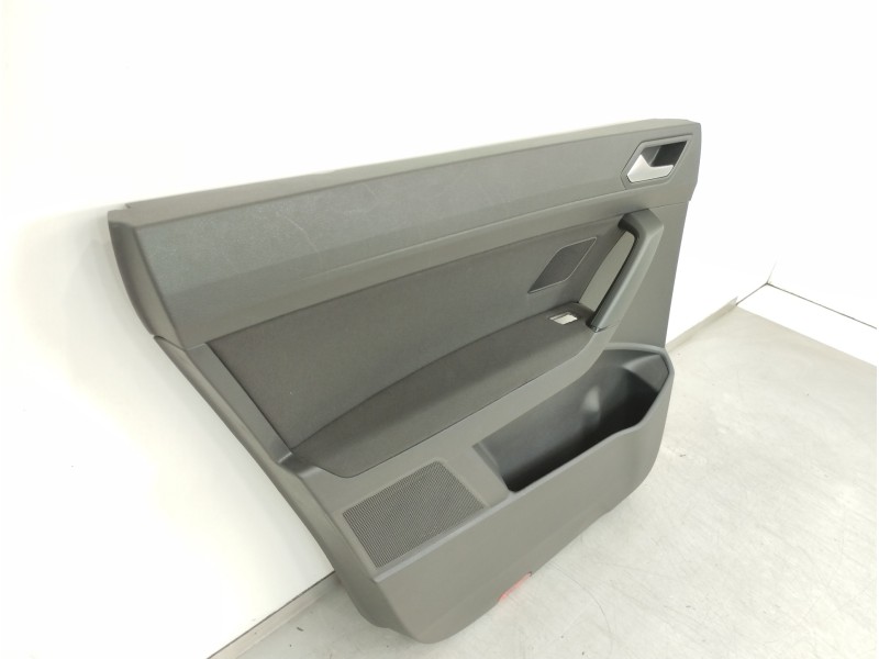 Recambio de guarnecido puerta trasera izquierda para volkswagen touran (5t1) advance bmt referencia OEM IAM 5TA867211  