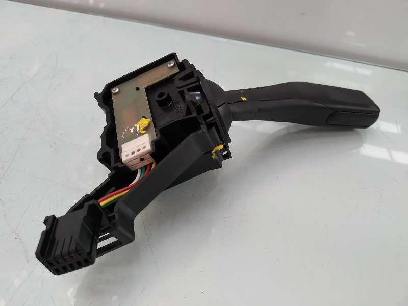 Recambio de mando intermitentes para seat leon (1p1) sport limited referencia OEM IAM 1K0953513E  