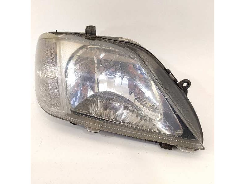 Recambio de faro derecho para dacia logan ambiance referencia OEM IAM 8200211006 89029770 