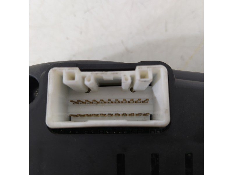 Recambio de cuadro instrumentos para toyota avensis wagon (t25) 2.2 d-4d executive referencia OEM IAM 8380005C00C  