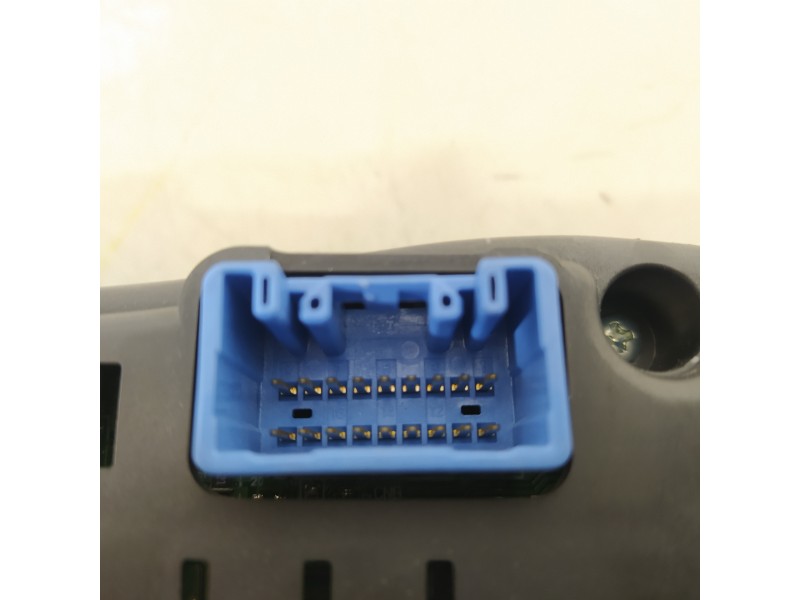 Recambio de cuadro instrumentos para toyota avensis wagon (t25) 2.2 d-4d executive referencia OEM IAM 8380005C00C  