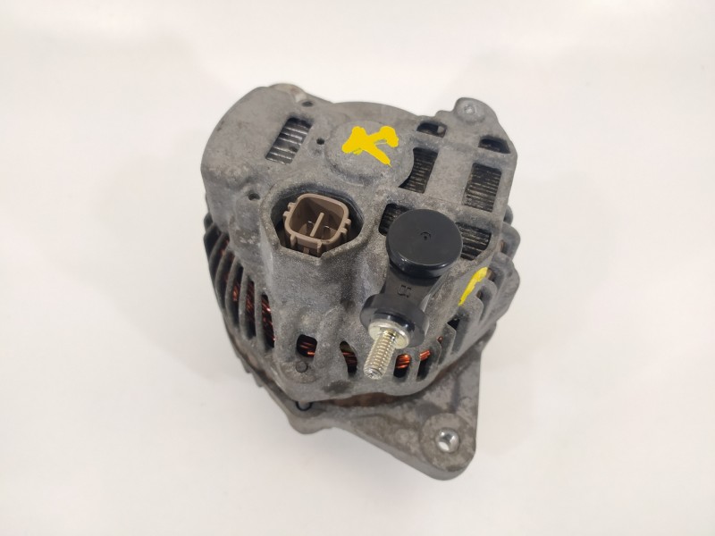 Recambio de alternador para suzuki splash a5b gls referencia OEM IAM 3140085L1185L0 A5TG2491ZE 