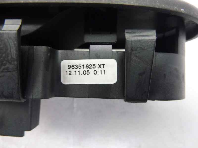 Recambio de mando elevalunas delantero derecho para renault scenic ii confort dynamique referencia OEM IAM 96351625XT  
