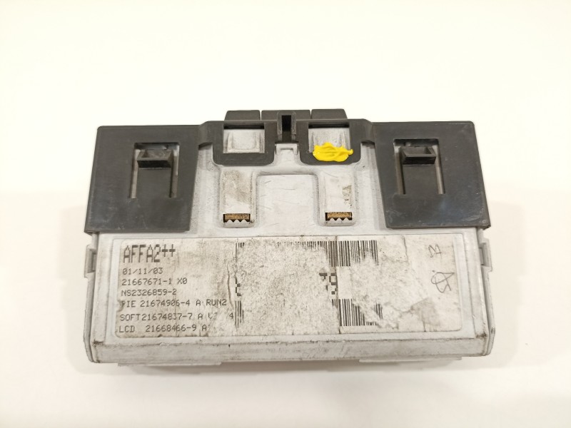 Recambio de pantalla multifuncion para renault megane ii berlina 5p authentique referencia OEM IAM 8200107839  