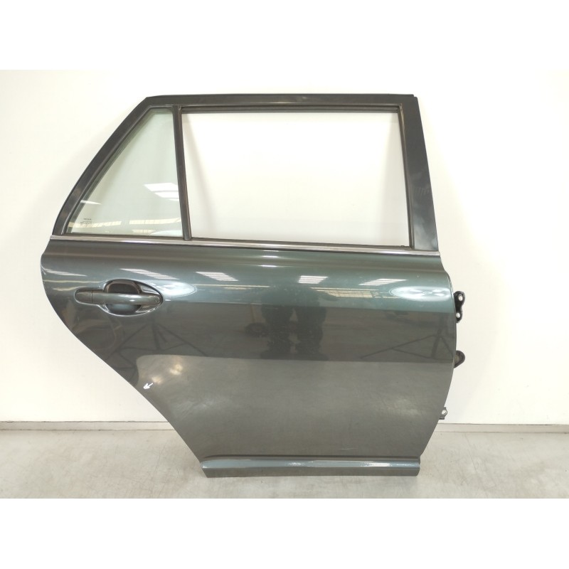 Recambio de puerta trasera derecha para toyota avensis wagon (t25) 2.2 d-4d executive referencia OEM IAM   