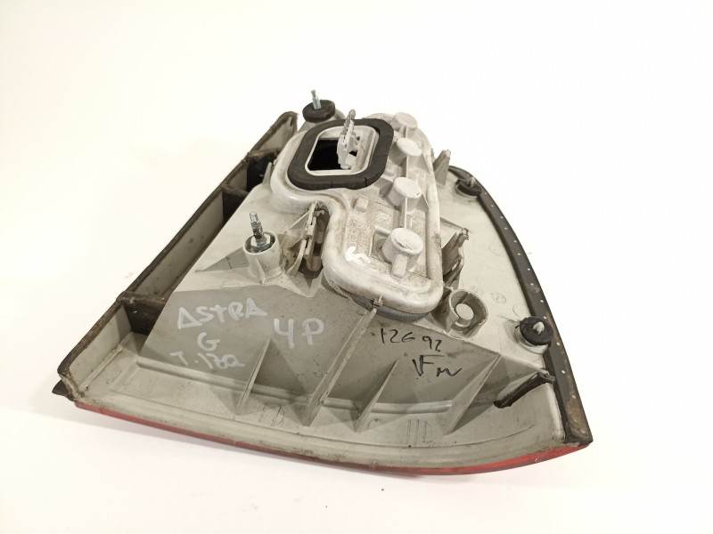 Recambio de piloto trasero izquierdo para opel astra g berlina comfort referencia OEM IAM   