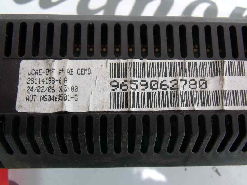 Recambio de pantalla multifuncion para citroën c4 berlina collection referencia OEM IAM 9659062780  