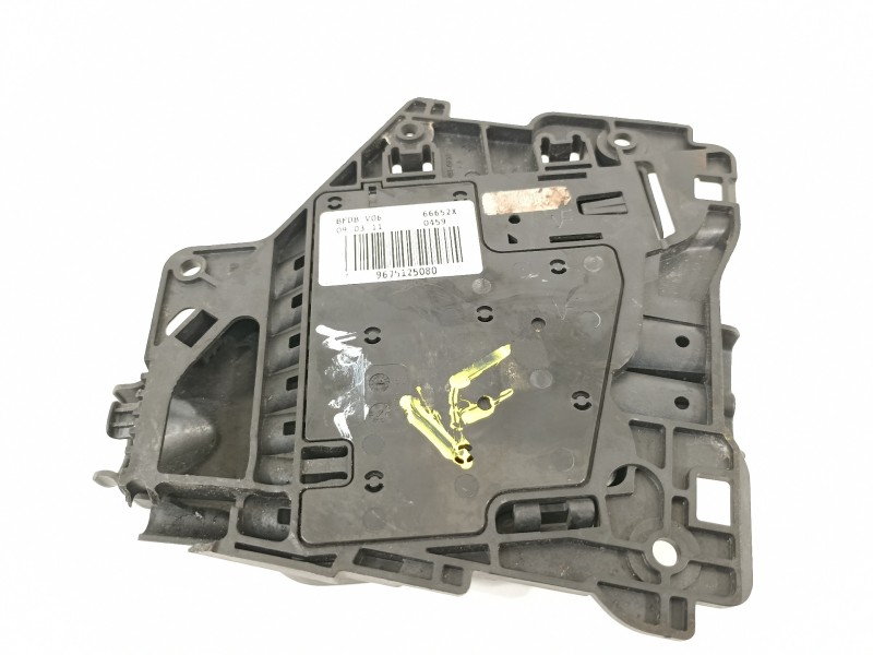 Recambio de caja reles / fusibles para peugeot 207 urban referencia OEM IAM 9675125080  