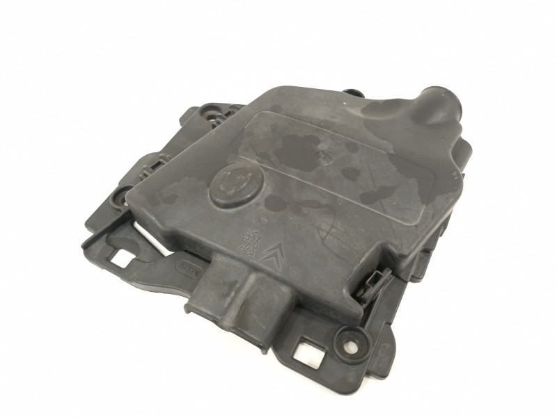 Recambio de caja reles / fusibles para peugeot 207 urban referencia OEM IAM 9675125080  