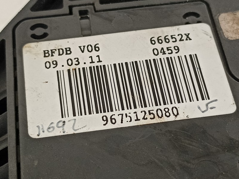 Recambio de caja reles / fusibles para peugeot 207 urban referencia OEM IAM 9675125080  