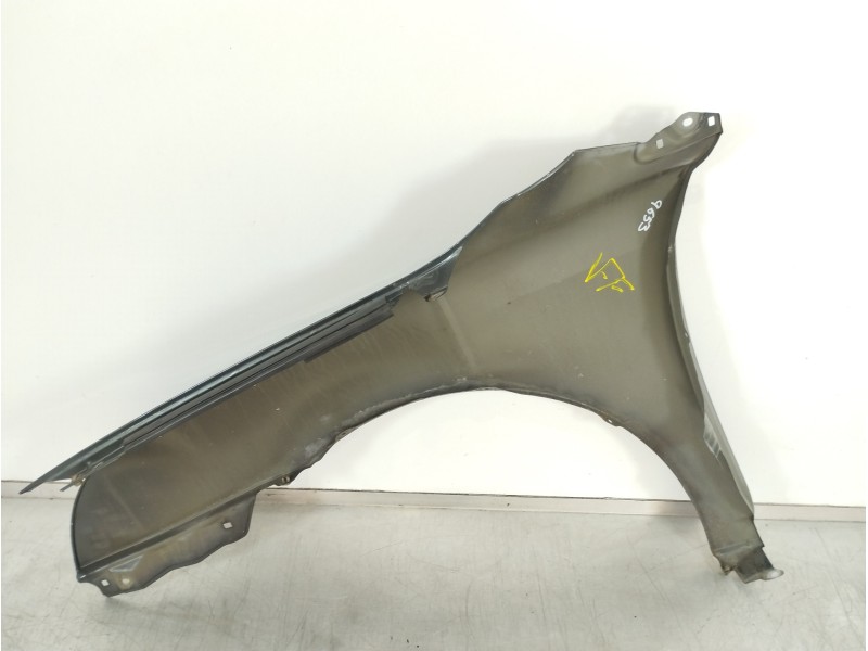 Recambio de aleta delantera derecha para toyota avensis wagon (t25) 2.2 d-4d executive referencia OEM IAM   
