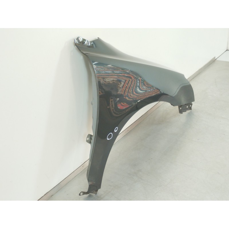 Recambio de aleta delantera derecha para toyota avensis wagon (t25) 2.2 d-4d executive referencia OEM IAM   