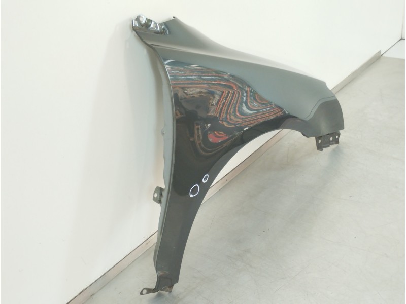 Recambio de aleta delantera derecha para toyota avensis wagon (t25) 2.2 d-4d executive referencia OEM IAM   