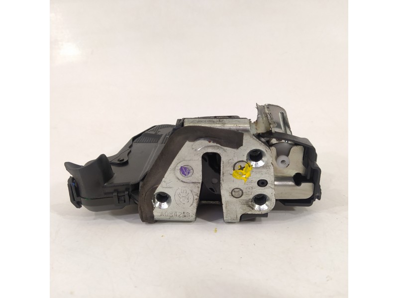 Recambio de cerradura puerta delantera derecha para toyota auris hybrid active business plus referencia OEM IAM   