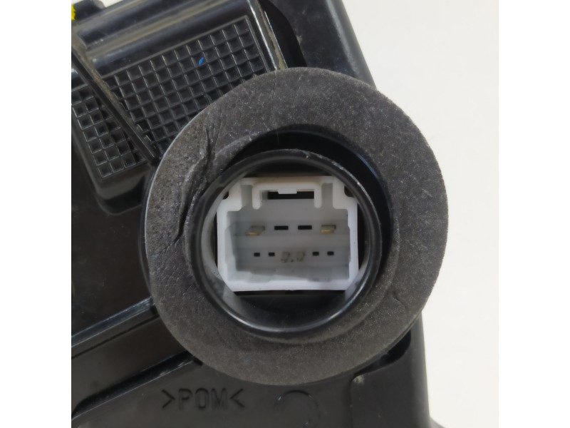 Recambio de cerradura puerta delantera derecha para toyota auris hybrid active business plus referencia OEM IAM   