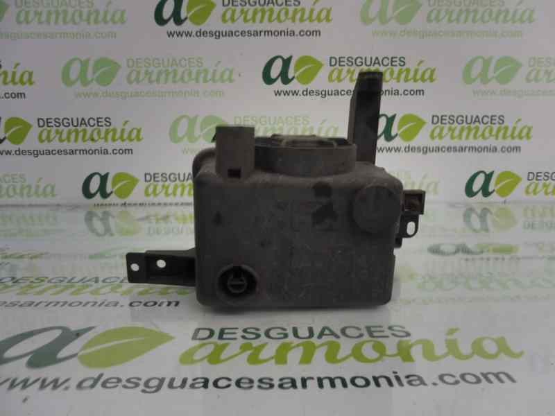 Recambio de faro antiniebla derecho para opel corsa c silverline referencia OEM IAM 13118671  