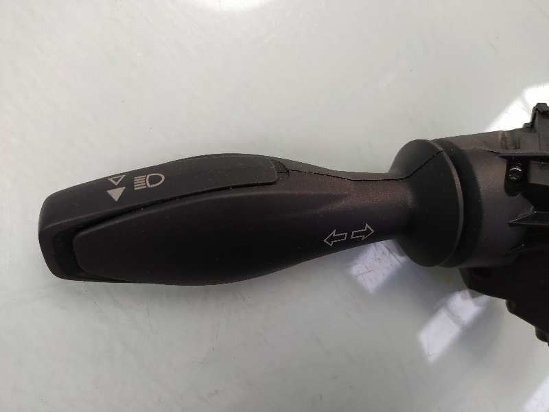 Recambio de mando intermitentes para ford fiesta (ccn) trend referencia OEM IAM 8A6T13335AD  
