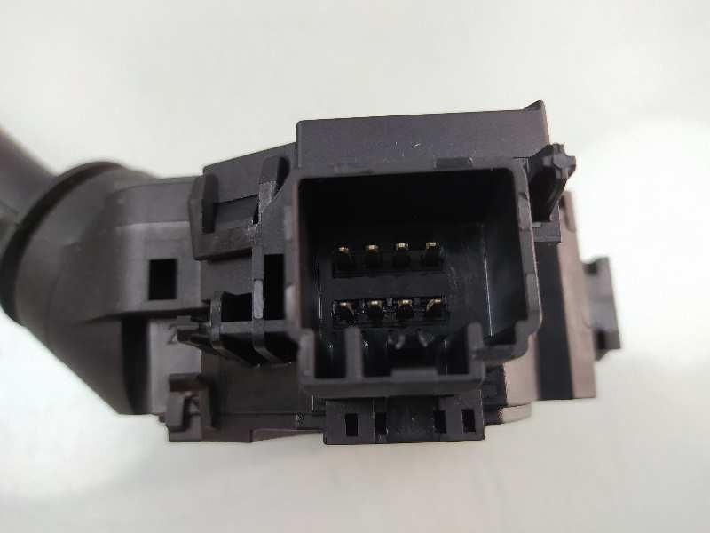 Recambio de mando intermitentes para ford fiesta (ccn) trend referencia OEM IAM 8A6T13335AD  