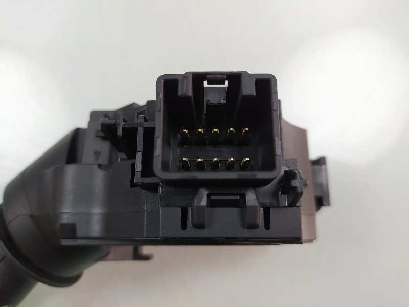 Recambio de mando limpia para ford fiesta (ccn) trend referencia OEM IAM 8A6T17A553AC  