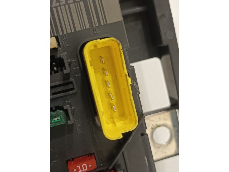Recambio de caja reles / fusibles para peugeot 207 sw confort referencia OEM IAM 9664055780  