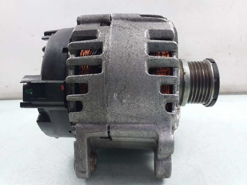 Recambio de alternador para volkswagen golf vii lim. edition bluemotion referencia OEM IAM 03L903023L  