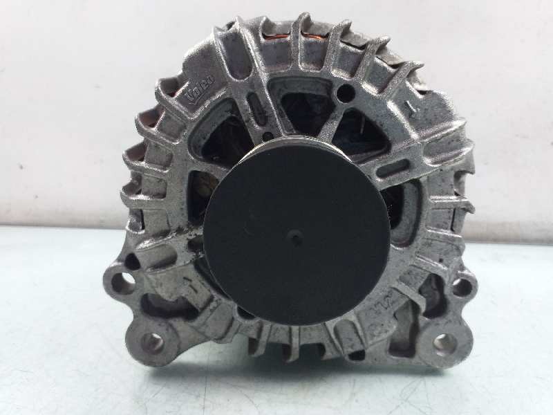 Recambio de alternador para volkswagen golf vii lim. edition bluemotion referencia OEM IAM 03L903023L  