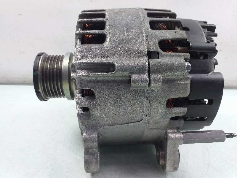 Recambio de alternador para volkswagen golf vii lim. edition bluemotion referencia OEM IAM 03L903023L  
